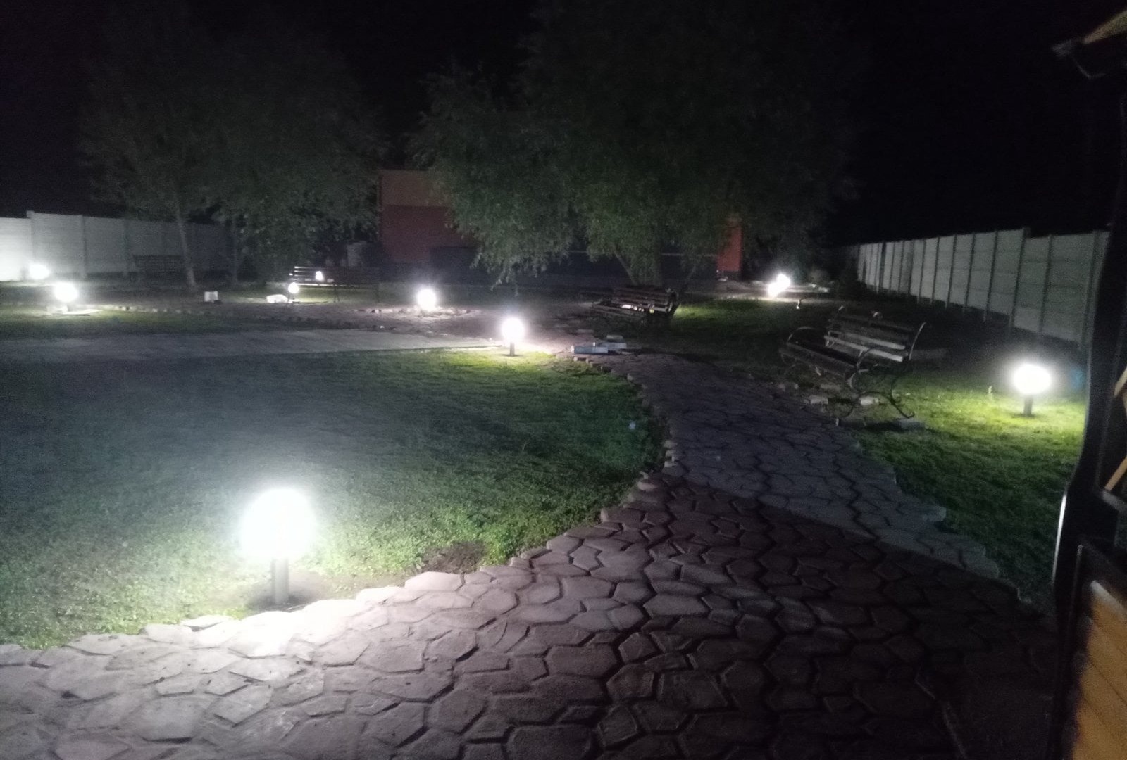 Двор пансионата Ваш Дом